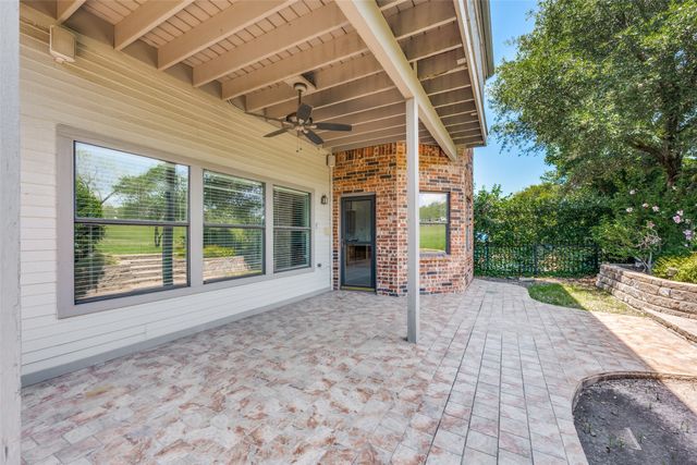 3 Oak Village Court, Trophy Club, TX 76262