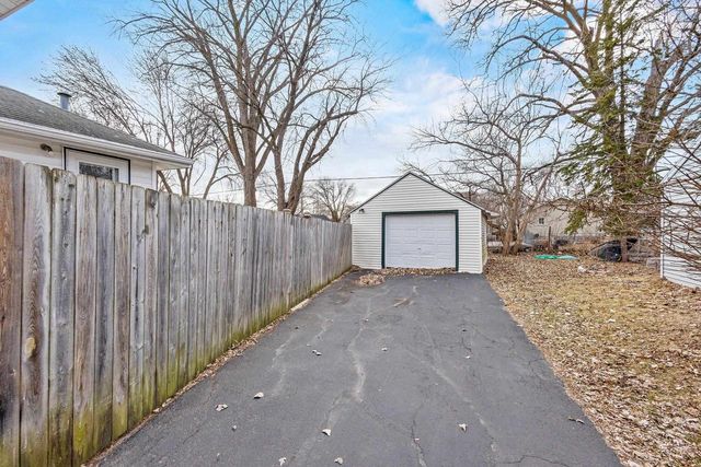 2225 MT VERNON STREET, Oshkosh, WI 54901