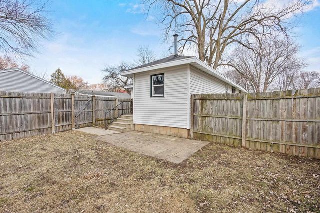 2225 MT VERNON STREET, Oshkosh, WI 54901