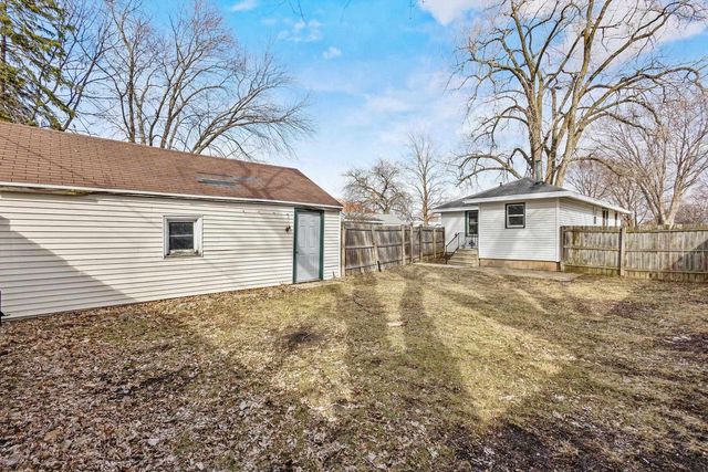 2225 MT VERNON STREET, Oshkosh, WI 54901