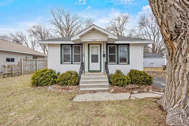2225 MT VERNON STREET, Oshkosh, WI 54901