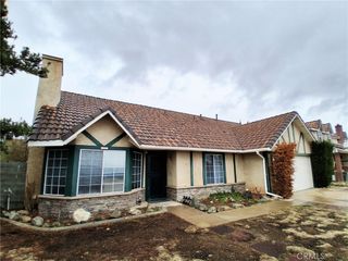 566 E Avenue R8, Palmdale, CA 93550