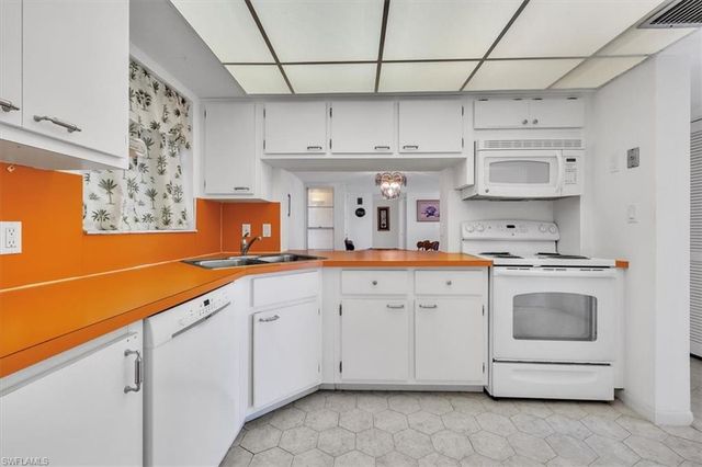 848 Collier CT 304, Marco Island, FL 34145