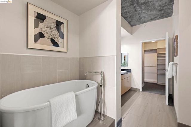 311 2nd St 311, Oakland, CA 94607