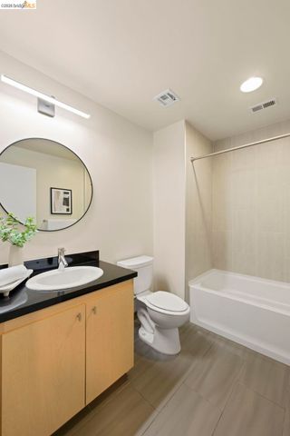 311 2nd St 311, Oakland, CA 94607