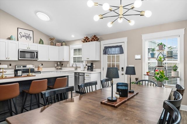 376 Amanda Way, Rocky Face, GA 30740