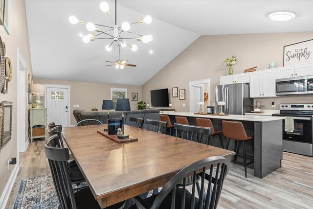 376 Amanda Way, Rocky Face, GA 30740