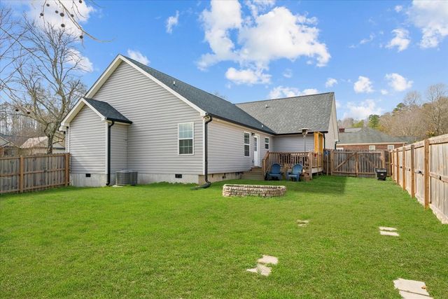 376 Amanda Way, Rocky Face, GA 30740