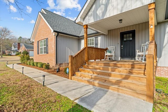 376 Amanda Way, Rocky Face, GA 30740