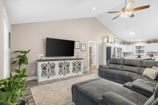 376 Amanda Way, Rocky Face, GA 30740