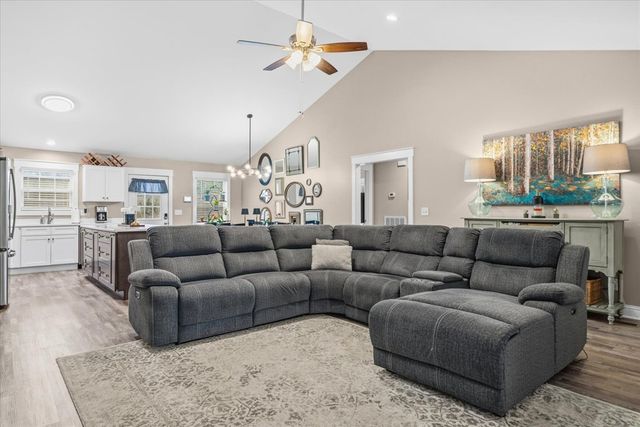 376 Amanda Way, Rocky Face, GA 30740