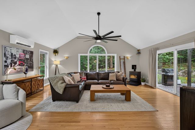 7 Mossman Rd, Westminster, MA 01473
