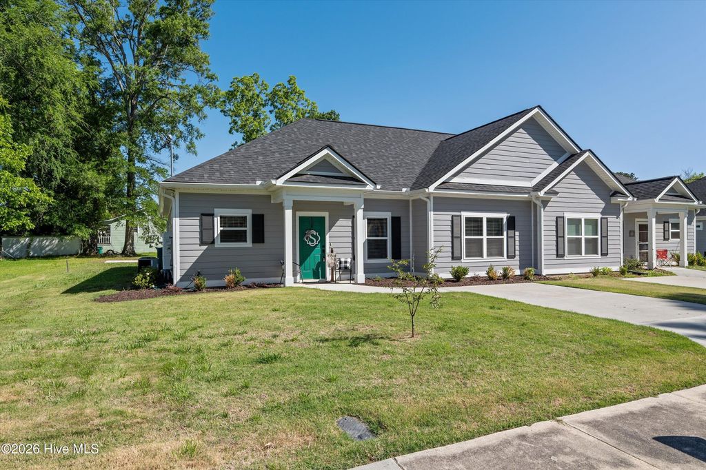 206 W Hall Street, Thomson, GA 30824