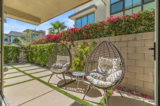 2726 Sunrise Sonata Lane, Palm Springs, CA 92262