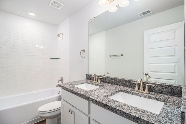 4214 Leslies Way, Dickinson, TX 77539