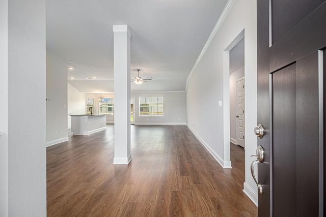 4214 Leslies Way, Dickinson, TX 77539