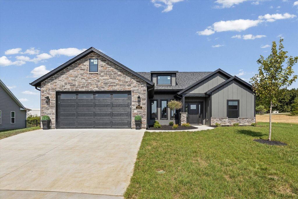 3908 FORESTER CT, Columbia, MO 65202