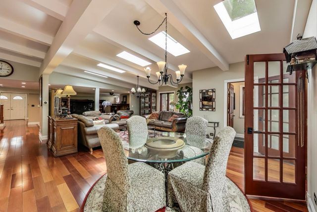 1821 E Boulder Drive, Mount Prospect, IL 60056