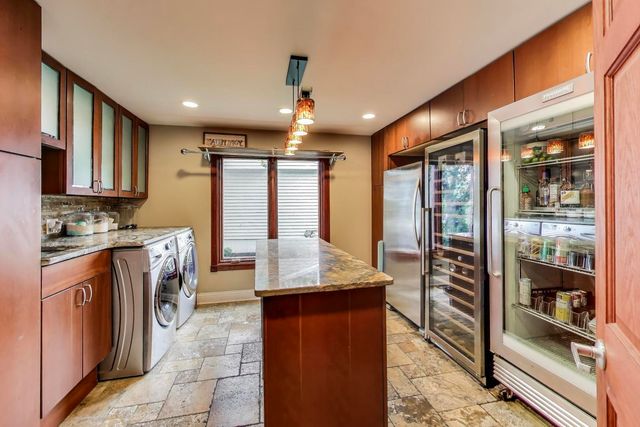 1821 E Boulder Drive, Mount Prospect, IL 60056