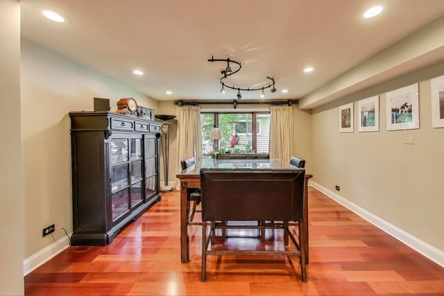 1821 E Boulder Drive, Mount Prospect, IL 60056