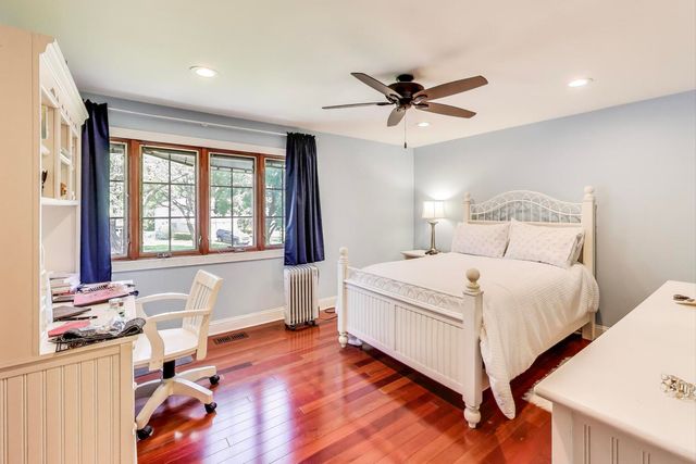 1821 E Boulder Drive, Mount Prospect, IL 60056