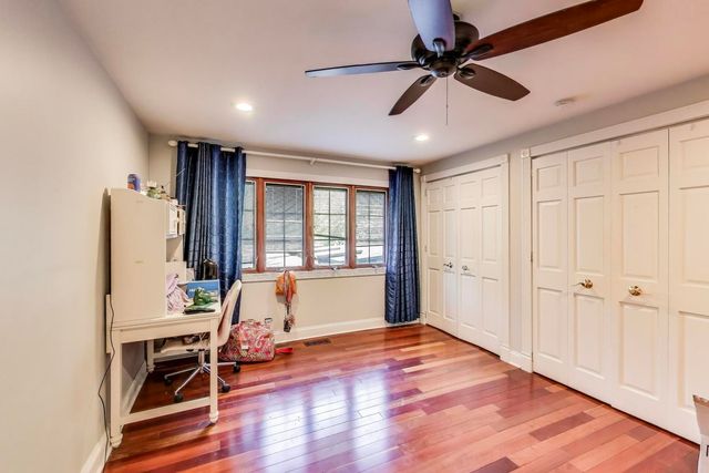 1821 E Boulder Drive, Mount Prospect, IL 60056