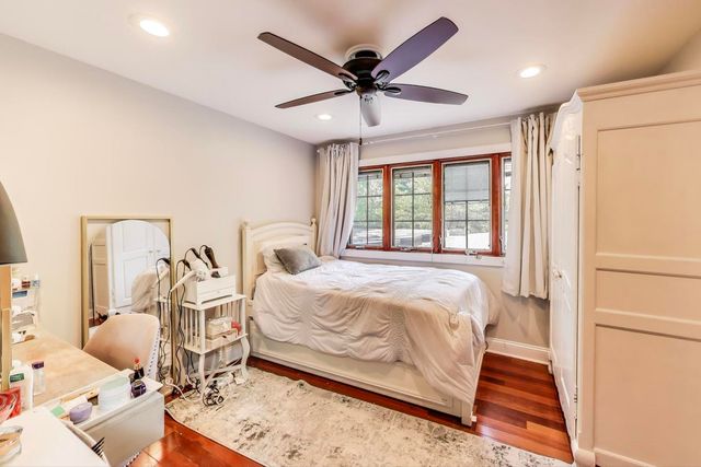 1821 E Boulder Drive, Mount Prospect, IL 60056