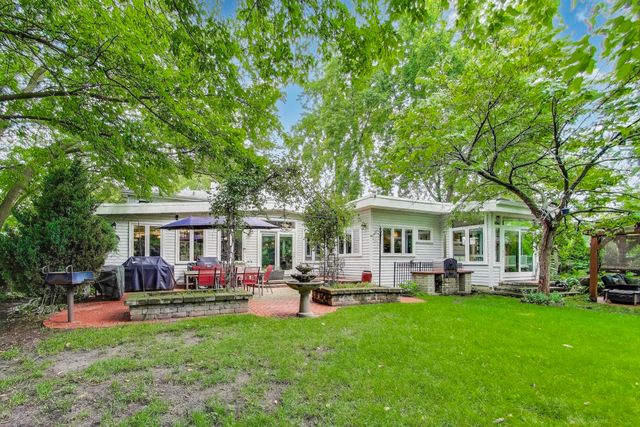 1821 E Boulder Drive, Mount Prospect, IL 60056