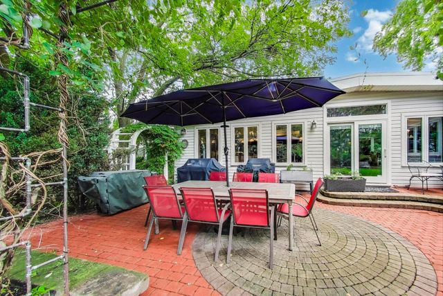 1821 E Boulder Drive, Mount Prospect, IL 60056