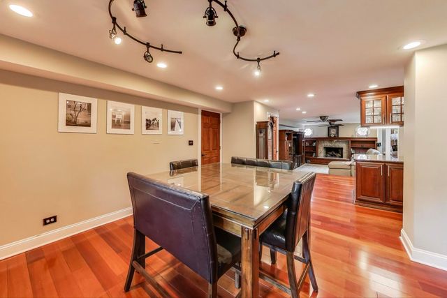 1821 E Boulder Drive, Mount Prospect, IL 60056