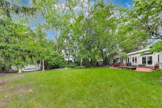 1821 E Boulder Drive, Mount Prospect, IL 60056