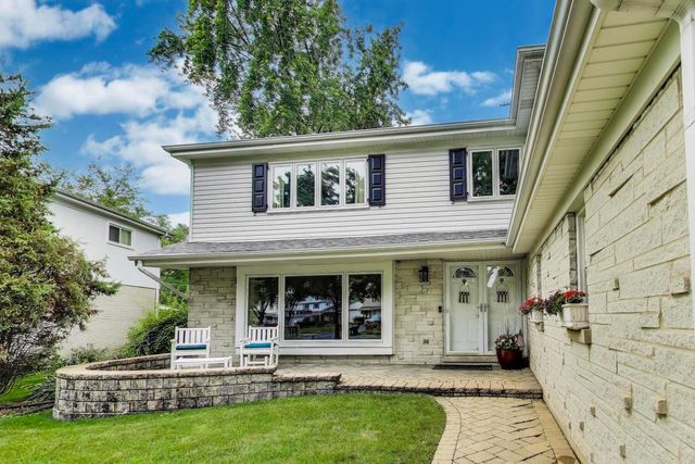 1821 E Boulder Drive, Mount Prospect, IL 60056