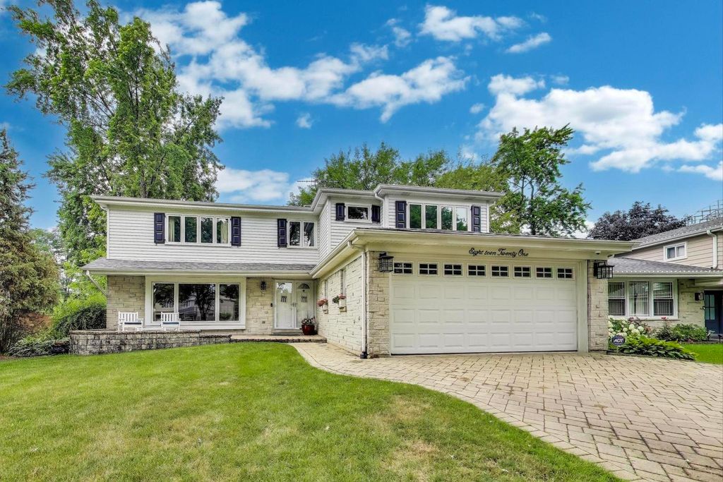 1821 E Boulder Drive, Mount Prospect, IL 60056