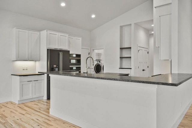 2015 Wellington Place, Cottage Grove, WI 53527