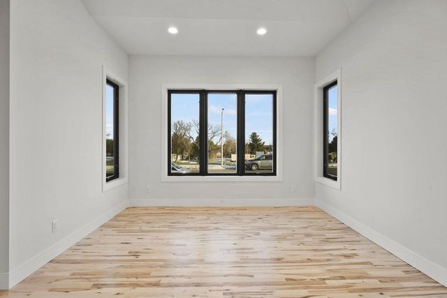 2015 Wellington Place, Cottage Grove, WI 53527