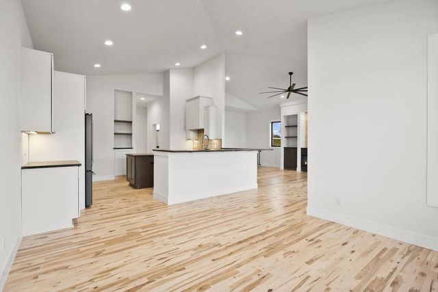 2015 Wellington Place, Cottage Grove, WI 53527