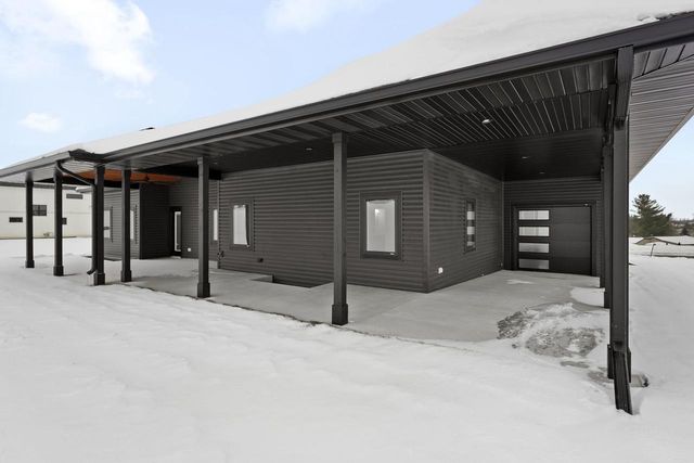 2015 Wellington Place, Cottage Grove, WI 53527