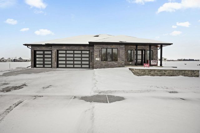 2015 Wellington Place, Cottage Grove, WI 53527