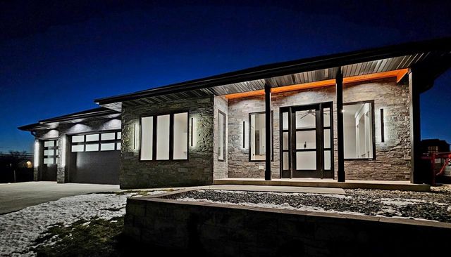 2015 Wellington Place, Cottage Grove, WI 53527