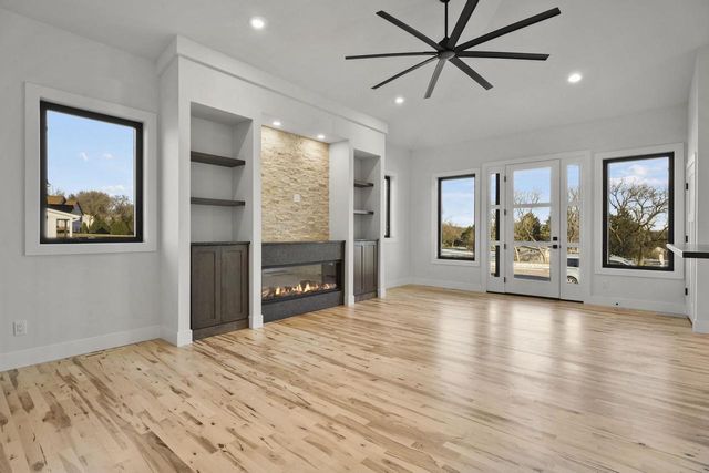 2015 Wellington Place, Cottage Grove, WI 53527