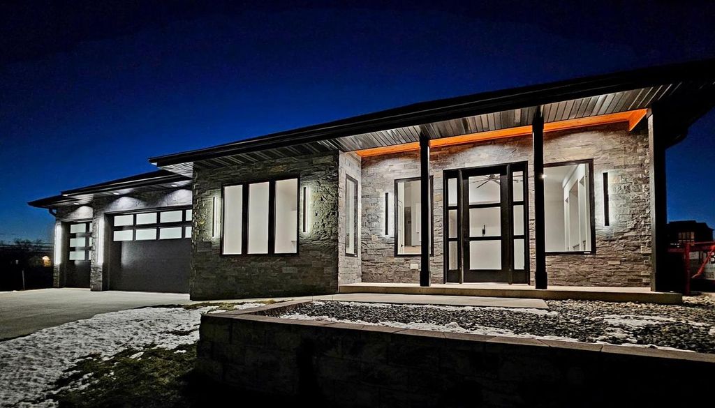 2015 Wellington Place, Cottage Grove, WI 53527