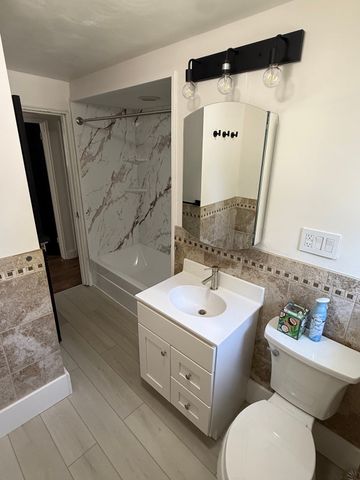 220 Beacon St, Framingham, MA 01701