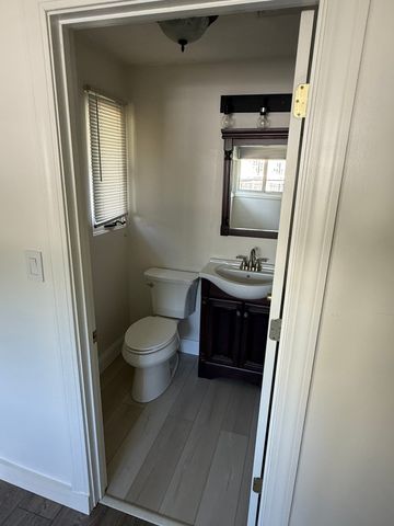 220 Beacon St, Framingham, MA 01701