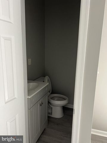 8 E 24TH ST, Wilmington, DE 19802