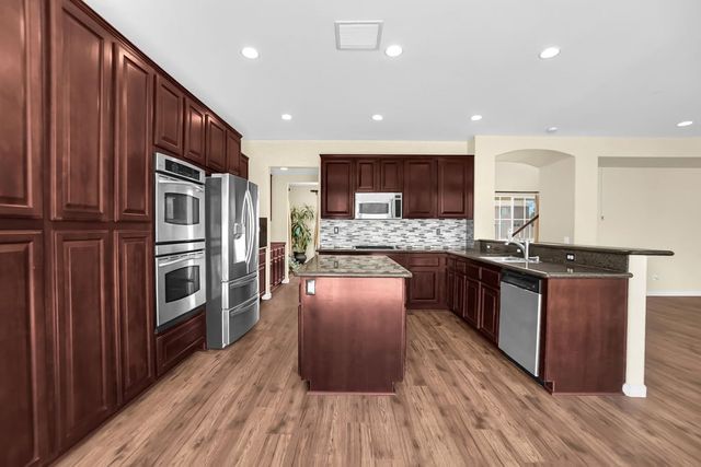 17081 Greentree Drive, Riverside, CA 92503