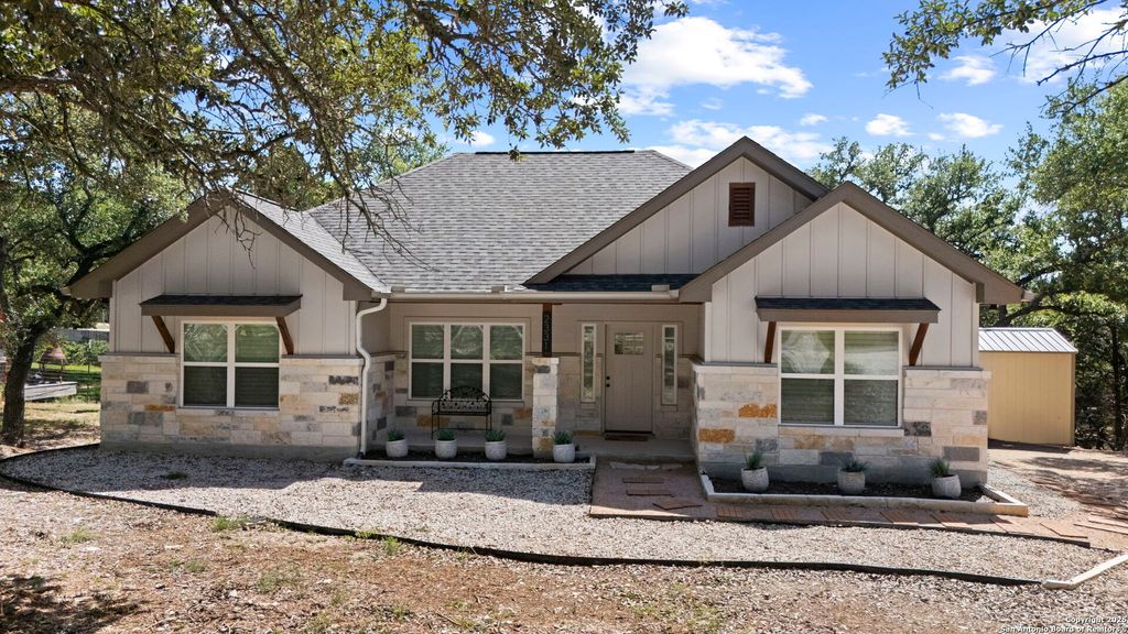 2331 Deer Run, Canyon Lake, TX 78133