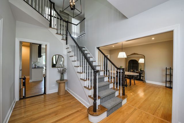 24 Winners Cup Circle, Wheaton, IL 60189