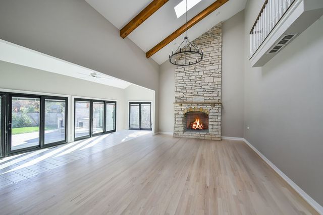 24 Winners Cup Circle, Wheaton, IL 60189