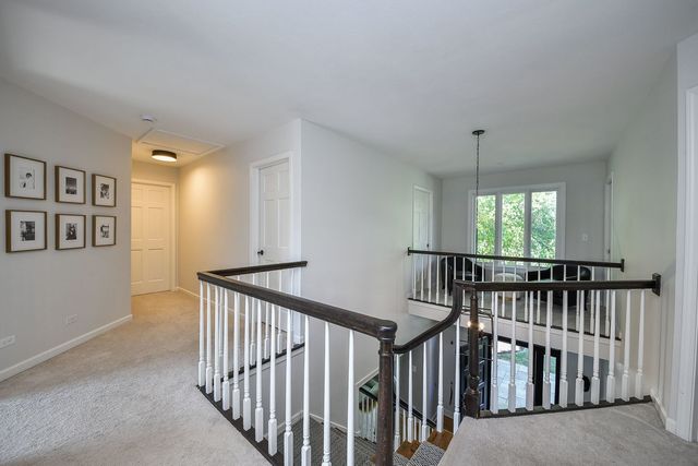 24 Winners Cup Circle, Wheaton, IL 60189