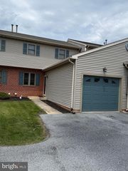 2107 ACORN CT, Lebanon, PA 17042